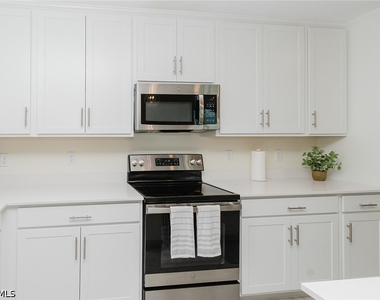 5835 Double Eagle Circle - Photo Thumbnail 11