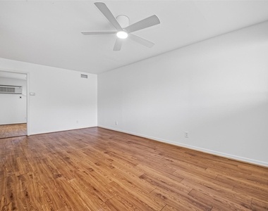 1217 Heights Boulevard - Photo Thumbnail 2