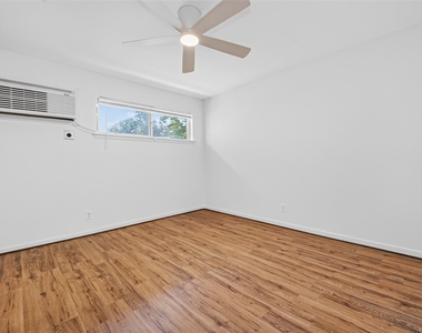 1217 Heights Boulevard - Photo Thumbnail 11
