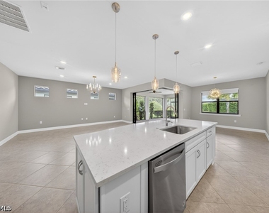 17316 Ashcomb Way - Photo Thumbnail 9