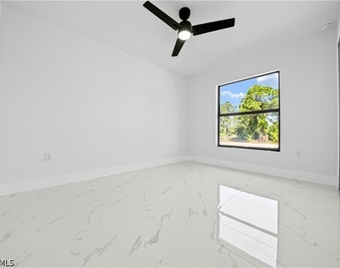 1010 Jaguar Boulevard - Photo Thumbnail 6