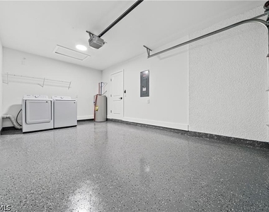 1010 Jaguar Boulevard - Photo Thumbnail 11