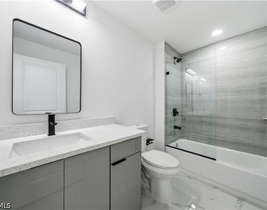 1010 Jaguar Boulevard - Photo Thumbnail 7