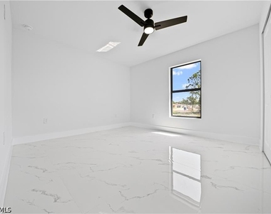 1010 Jaguar Boulevard - Photo Thumbnail 9