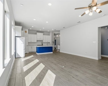 29427 Mesquite Oaks Drive - Photo Thumbnail 9