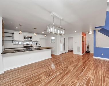 1428 Bailey Street - Photo Thumbnail 15