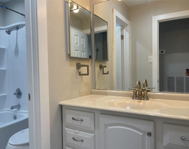 18800 Egret Bay Boulevard - Photo Thumbnail 10