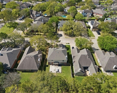 5615 Brigstone Park Drive - Photo Thumbnail 4