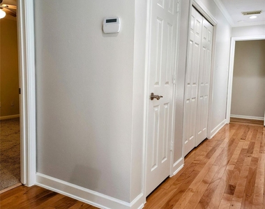 1208 Andrews Street - Photo Thumbnail 5