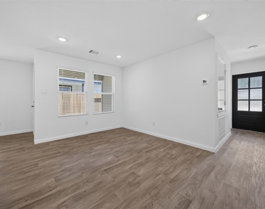11923 Detar Court - Photo Thumbnail 12