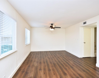 11002 Hammerly Boulevard - Photo Thumbnail 8