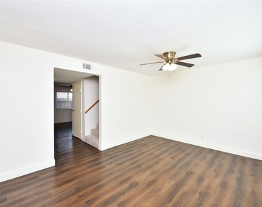 11002 Hammerly Boulevard - Photo Thumbnail 3