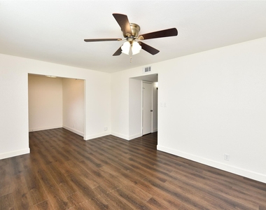 11002 Hammerly Boulevard - Photo Thumbnail 5