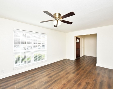 11002 Hammerly Boulevard - Photo Thumbnail 4