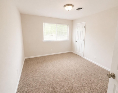 12318 Braewick Drive - Photo Thumbnail 13