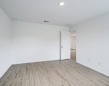 4134 Zavala Mill Street - Photo Thumbnail 10
