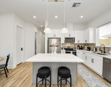 3907 Maggie Street - Photo Thumbnail 3