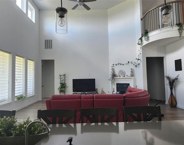 21627 Cabramatta Field Drive - Photo Thumbnail 2