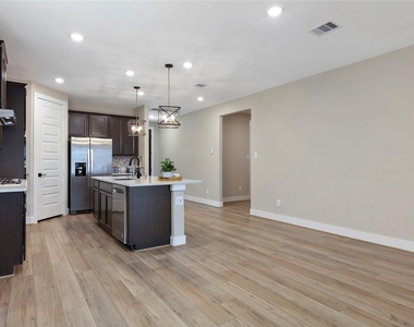 2013 Woodland Pine Court - Photo Thumbnail 8