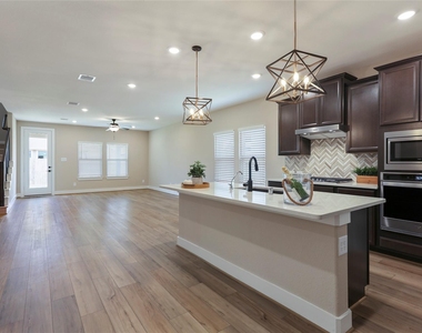 2013 Woodland Pine Court - Photo Thumbnail 2