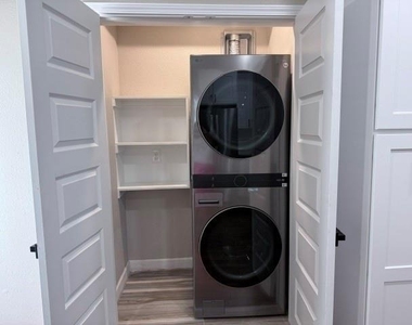 3121 Southmore Boulevard - Photo Thumbnail 18