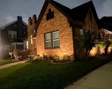 3121 Southmore Boulevard - Photo Thumbnail 1