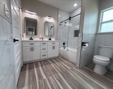 3121 Southmore Boulevard - Photo Thumbnail 9