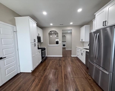 3121 Southmore Boulevard - Photo Thumbnail 8