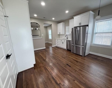 3121 Southmore Boulevard - Photo Thumbnail 7