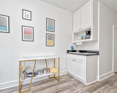 2112 Harold Street - Photo Thumbnail 10