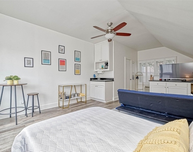 2112 Harold Street - Photo Thumbnail 7