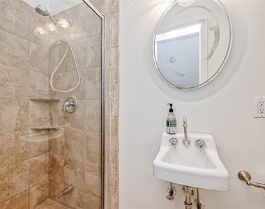 2112 Harold Street - Photo Thumbnail 13