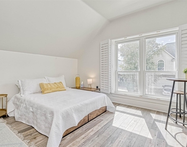 2112 Harold Street - Photo Thumbnail 6