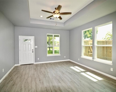 4238 Aledo Street - Photo Thumbnail 3