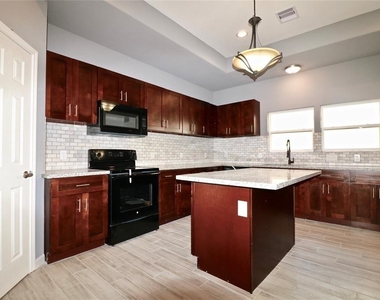 4238 Aledo Street - Photo Thumbnail 8