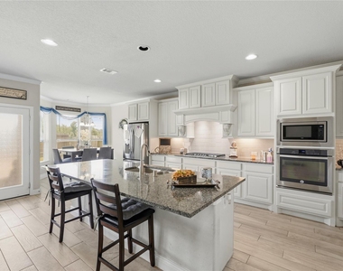 10311 Silver Shield Way - Photo Thumbnail 8