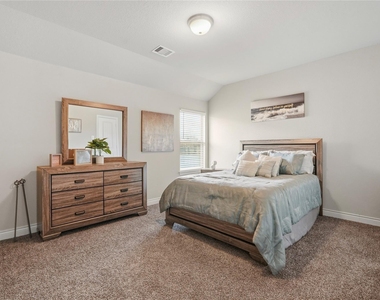 10311 Silver Shield Way - Photo Thumbnail 14