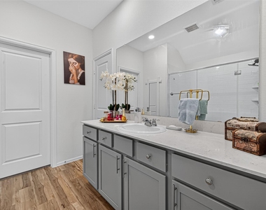 27222 Woodridge Glen Drive - Photo Thumbnail 26