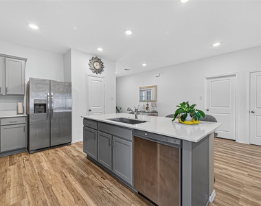 27222 Woodridge Glen Drive - Photo Thumbnail 16