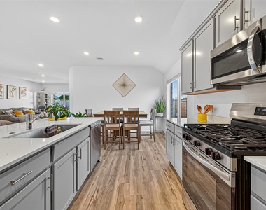 27222 Woodridge Glen Drive - Photo Thumbnail 19
