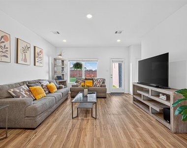 27222 Woodridge Glen Drive - Photo Thumbnail 9