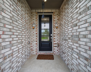 27222 Woodridge Glen Drive - Photo Thumbnail 3