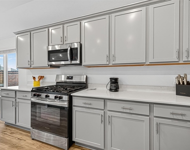 27222 Woodridge Glen Drive - Photo Thumbnail 13