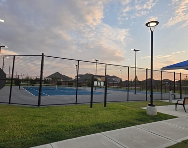 27222 Woodridge Glen Drive - Photo Thumbnail 40