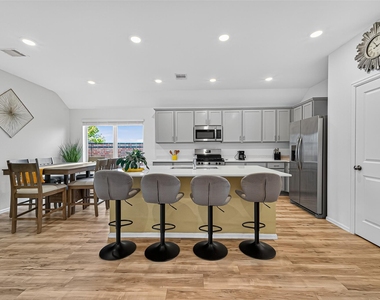 27222 Woodridge Glen Drive - Photo Thumbnail 22