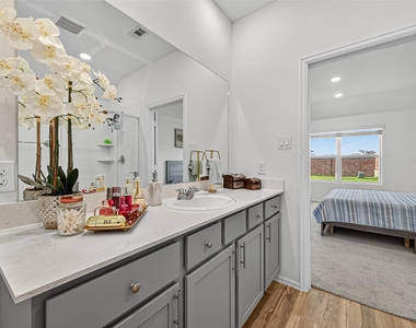 27222 Woodridge Glen Drive - Photo Thumbnail 28