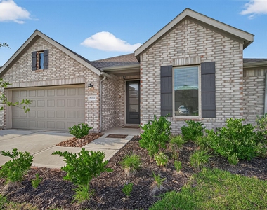27222 Woodridge Glen Drive - Photo Thumbnail 2