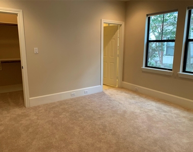 119 W 10th Street - Photo Thumbnail 12