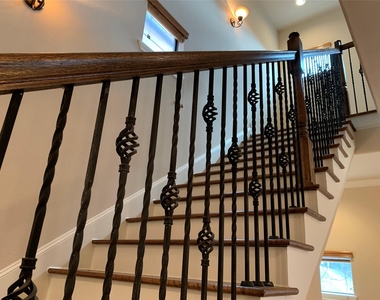119 W 10th Street - Photo Thumbnail 6
