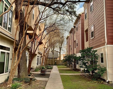119 W 10th Street - Photo Thumbnail 14